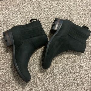 Sorel Women’s Lolla Chelsea Boots (Black Full Grain Leather) 7